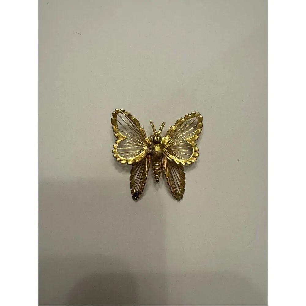 Vintage Monet Gold Tone Butterfly Brooch Filigree Wings Signed Costume Jewelry*